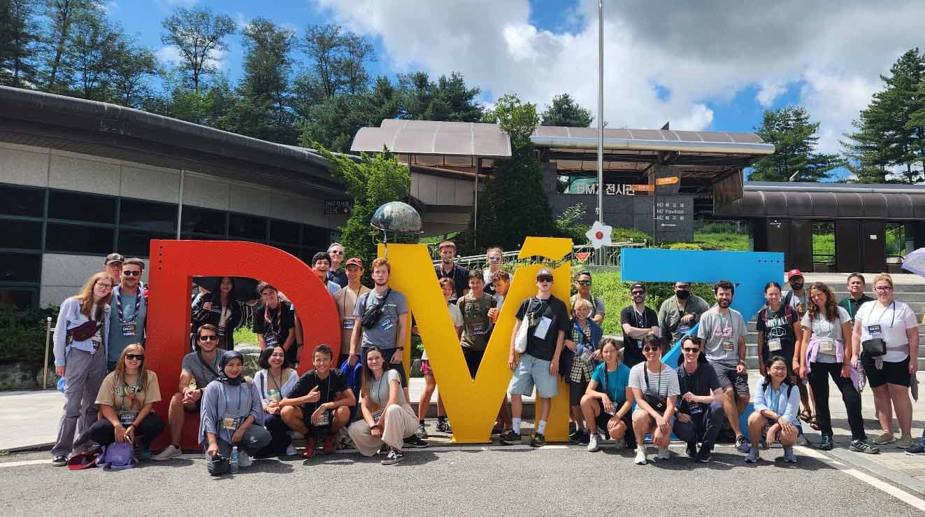 Seoul City Tour DMZ Group Photo with tourists
