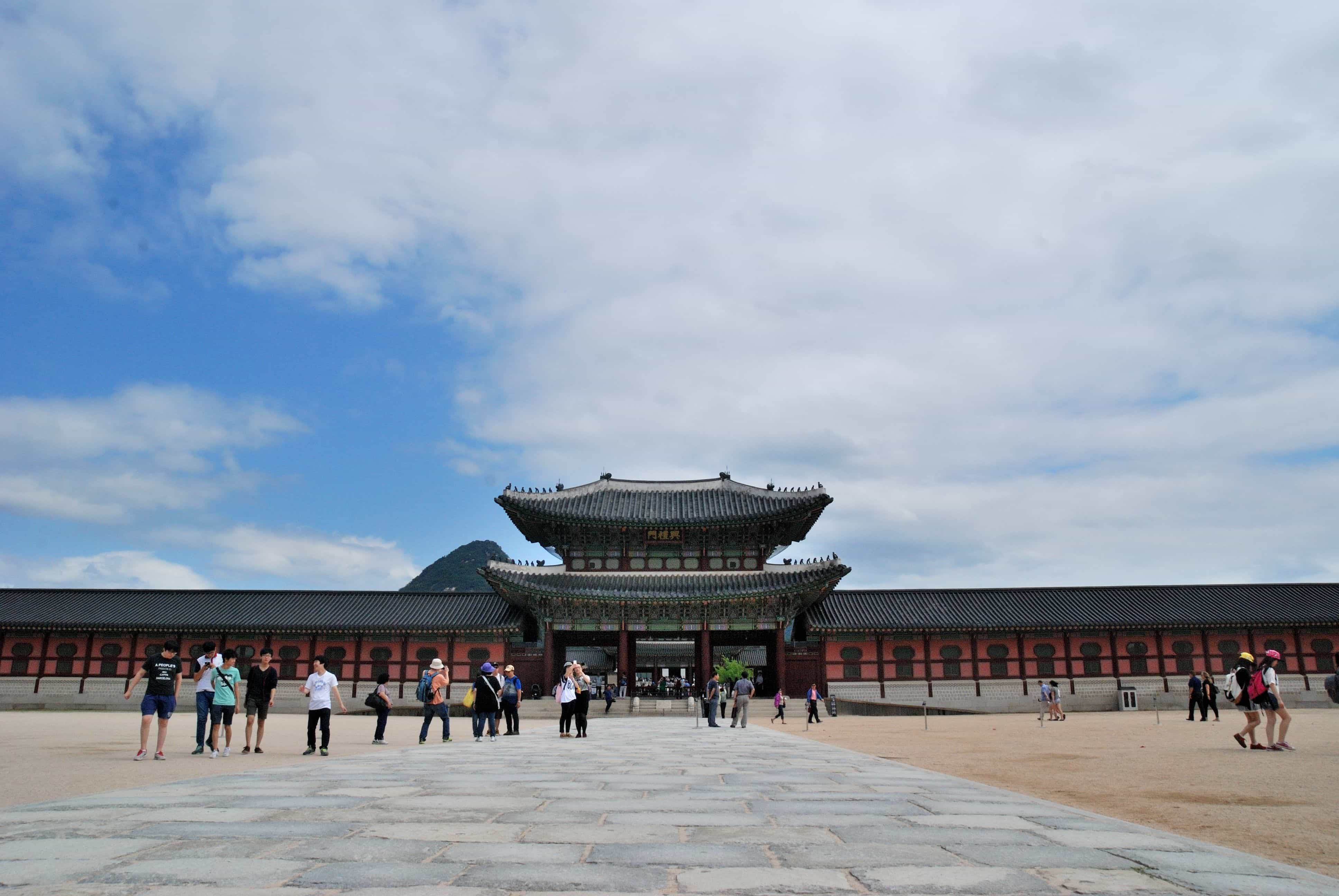 heungnyemun-gate-entrance-gyeongbokgung-palace