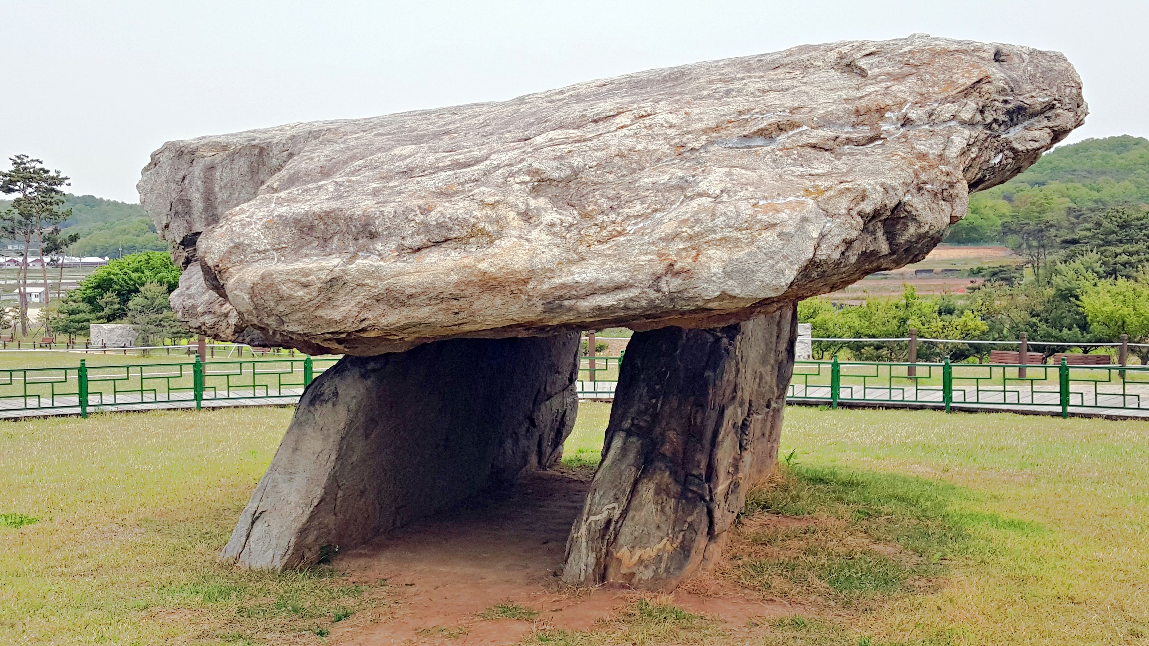 dolmen